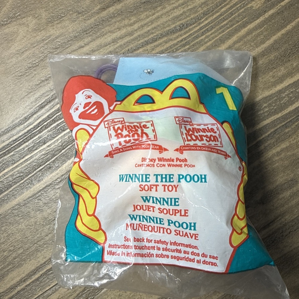 1999 VTG McDonald's Winnie The Pooh Happy Meal Collectors Soft Toy Keychain NIP